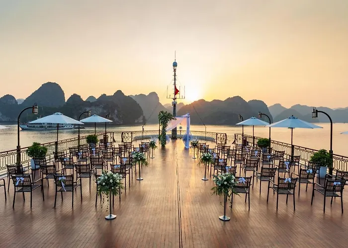 Indochine Cruise Lan Ha Bay Hạ Long