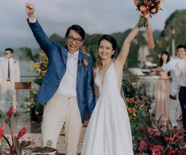 Indochine Cruise Lan Ha Bay