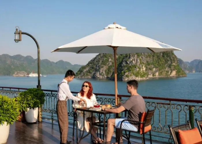Indochine Cruise Lan Ha Bay 5* Hạ Long