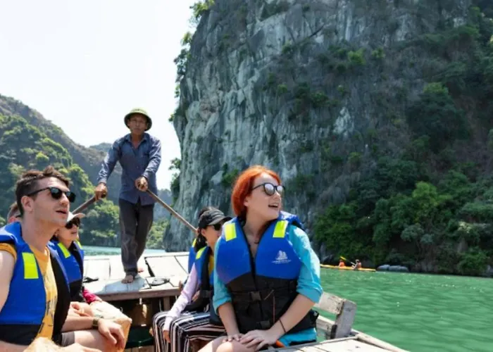 Indochine Cruise Lan Ha Bay 5* Hạ Long