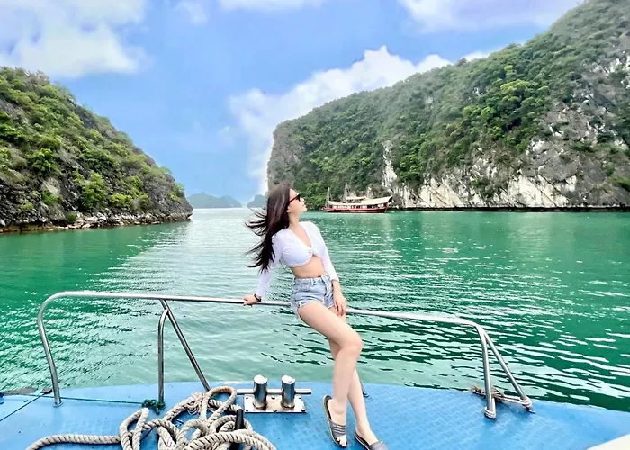 Indochine Cruise Lan Ha Bay Hạ Long