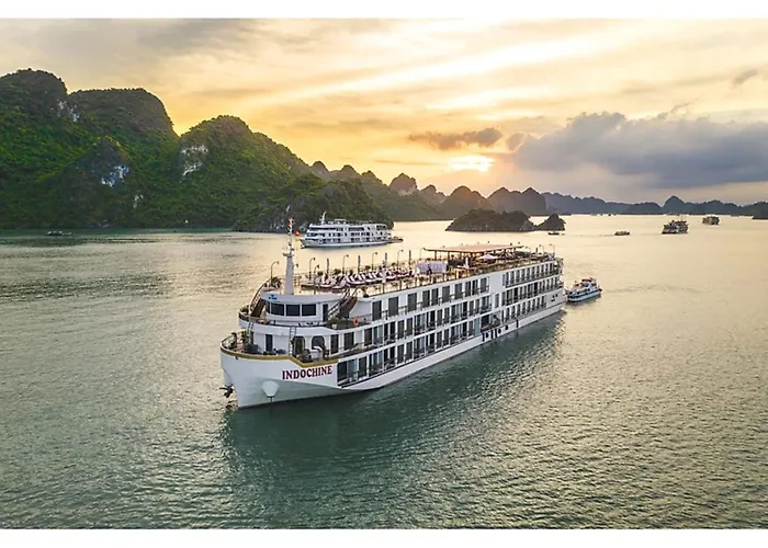 Indochine Cruise Lan Ha Bay Hạ Long