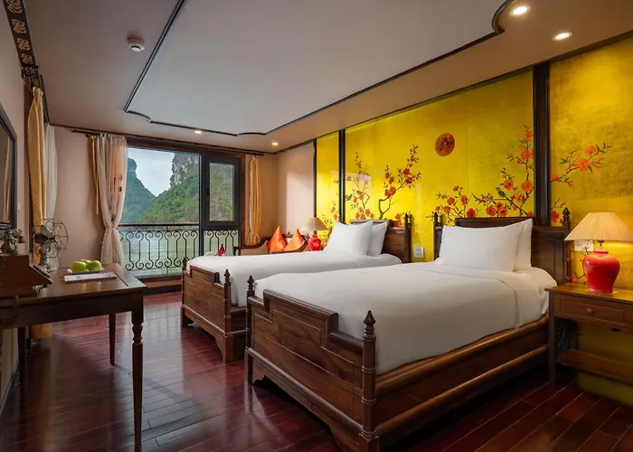 Indochine Cruise Lan Ha Bay  Hạ Long