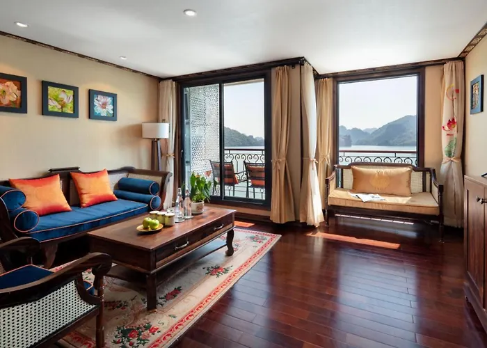 Indochine Cruise Lan Ha Bay  Hạ Long