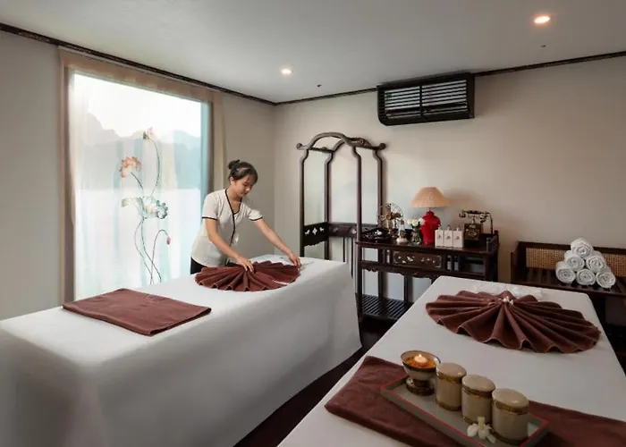 Indochine Cruise Lan Ha Bay  5*