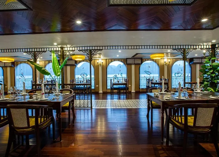  Indochine Cruise Lan Ha Bay