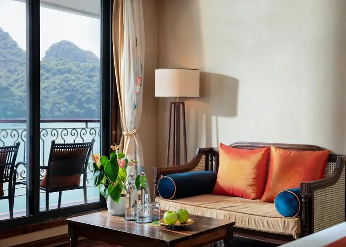 Indochine Cruise Lan Ha Bay  Hạ Long