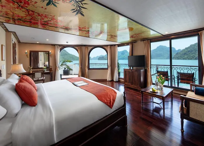 Indochine Cruise Lan Ha Bay 5* Hạ Long