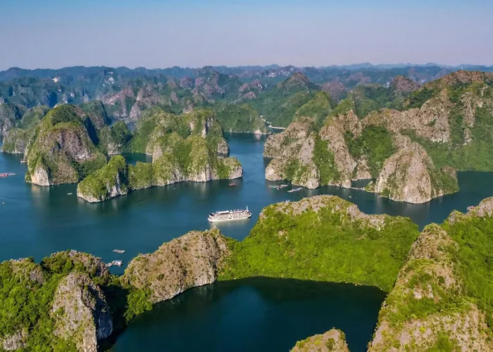  Indochine Cruise Lan Ha Bay